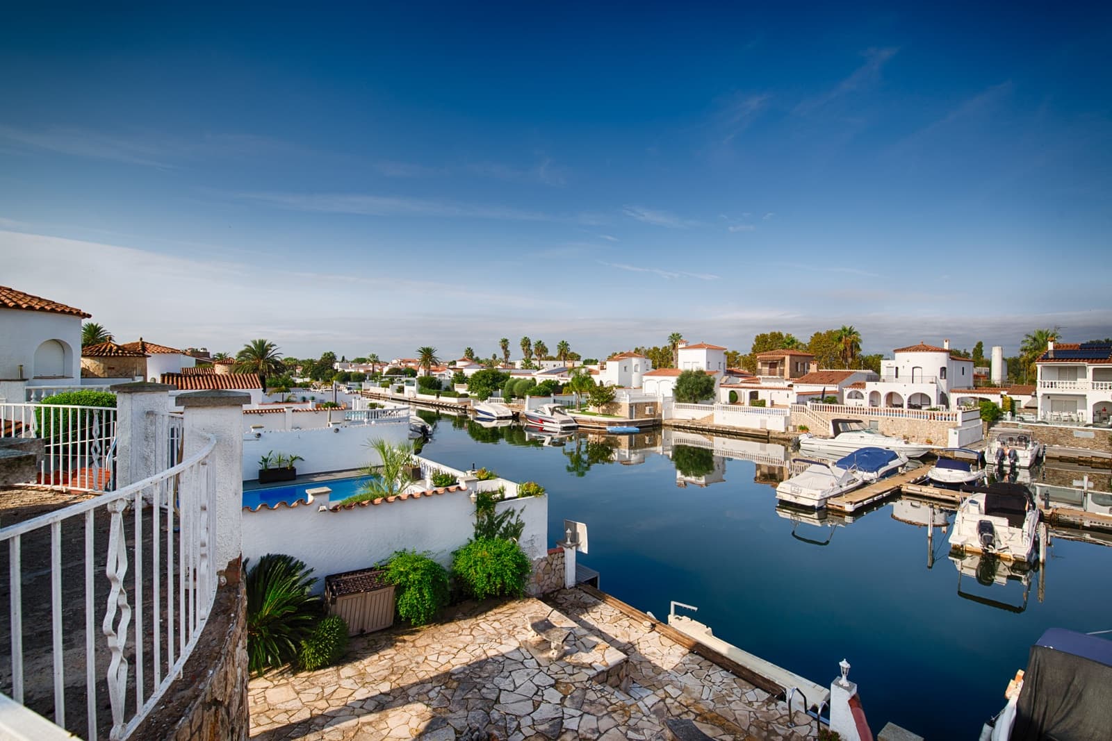 Hus til salgs i Empuriabrava - € 520 000 (Ref: 10163306)