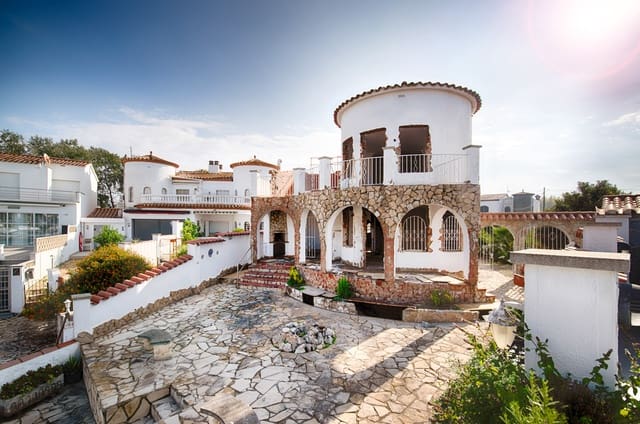 Hus til salgs i Empuriabrava, Castelló d'Empúries - € 520 000 (Ref: 10163306)