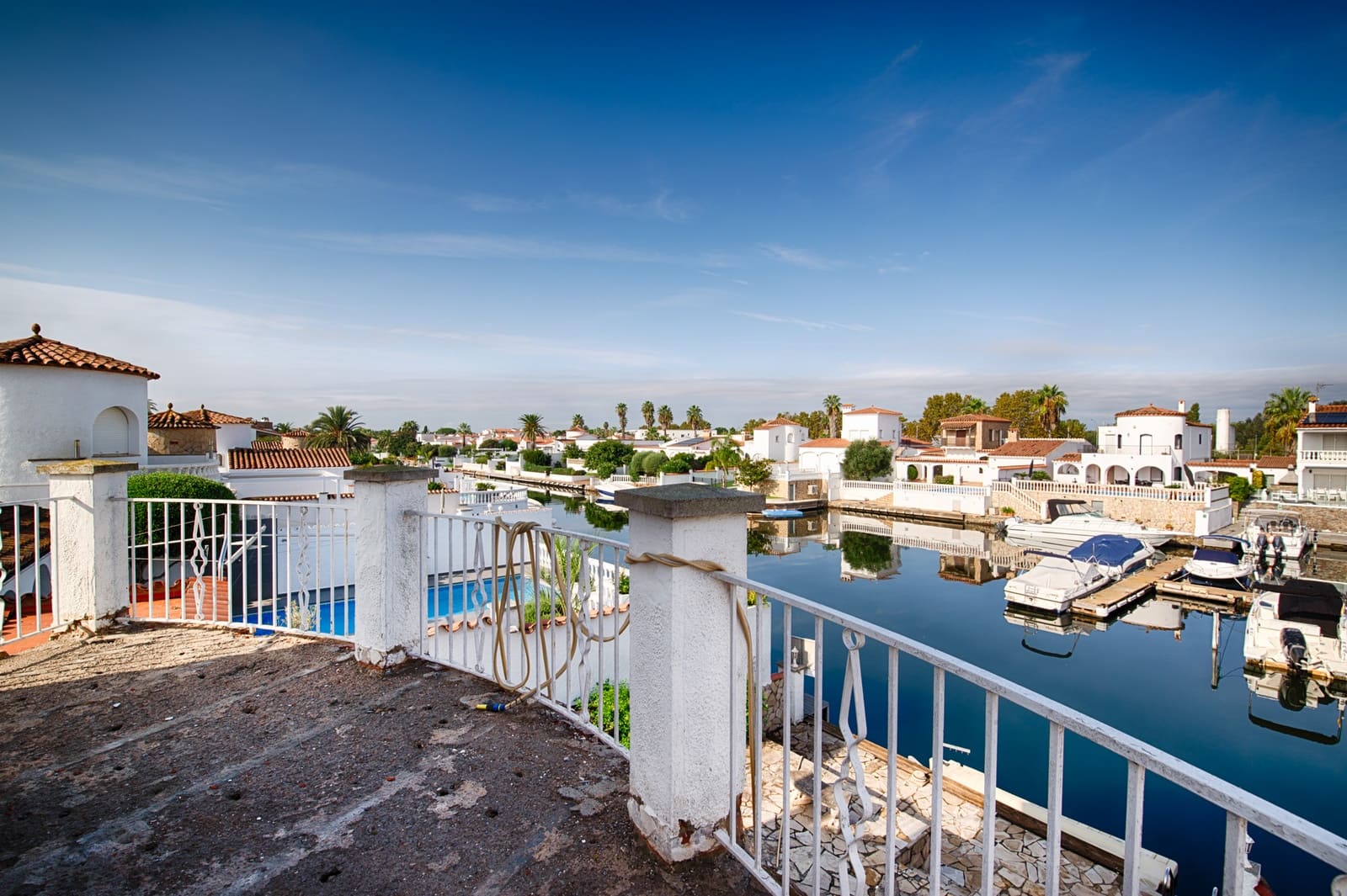 Hus til salgs i Empuriabrava - € 520 000 (Ref: 10163306)