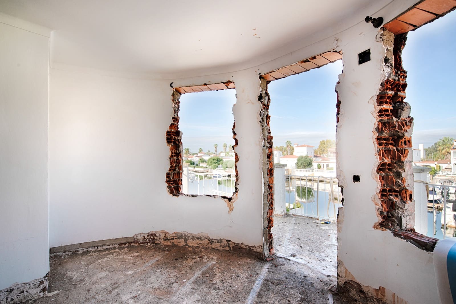 Hus til salgs i Empuriabrava - € 520 000 (Ref: 10163306)