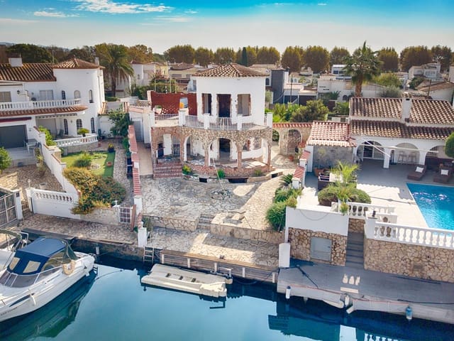 Hus til salgs i Empuriabrava, Castelló d'Empúries - € 520 000 (Ref: 10163306)