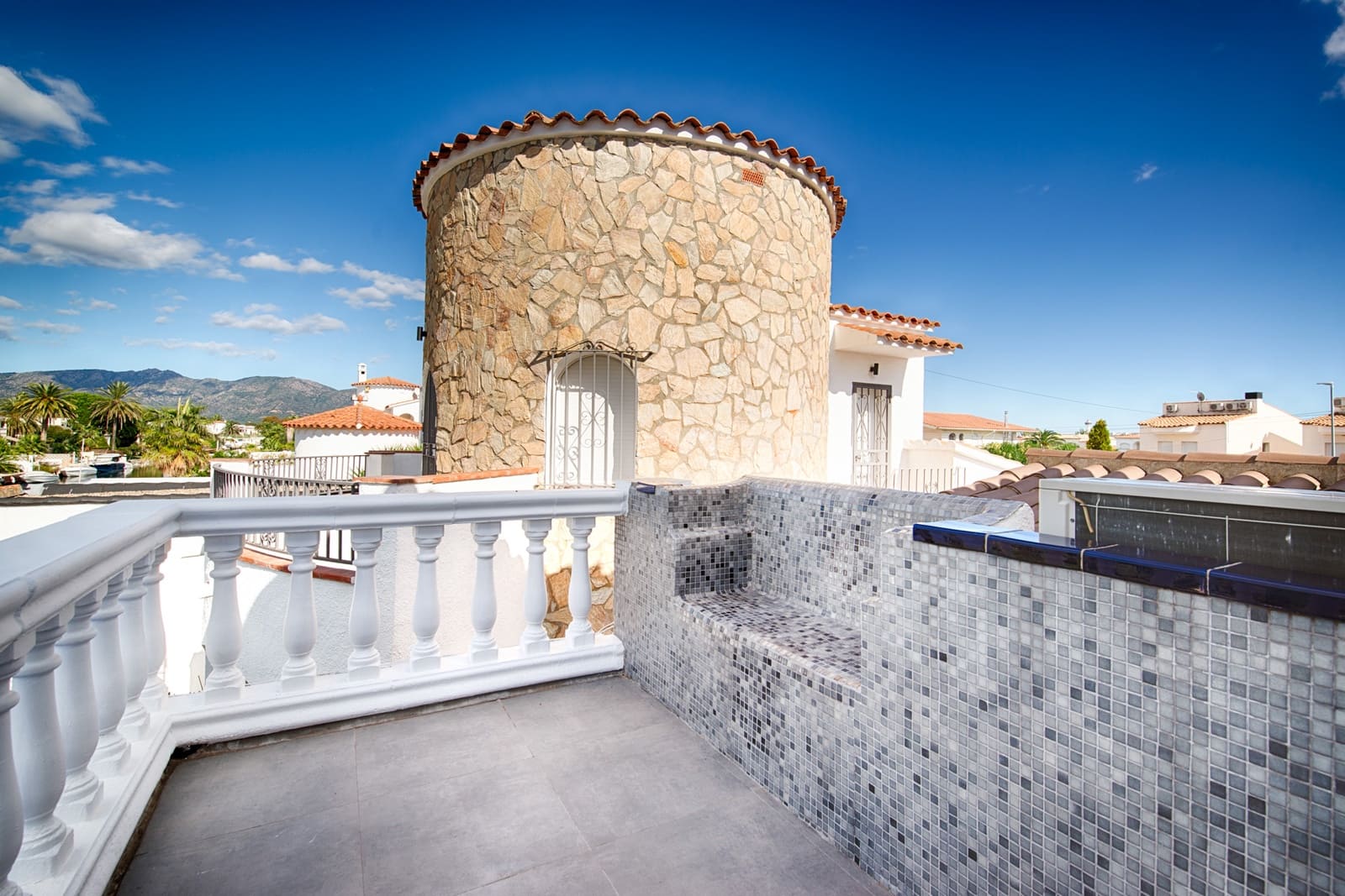 3 Zimmer Haus zu verkaufen in Empuriabrava mit Pool Garage - 799.000 € (Ref: 10163780)