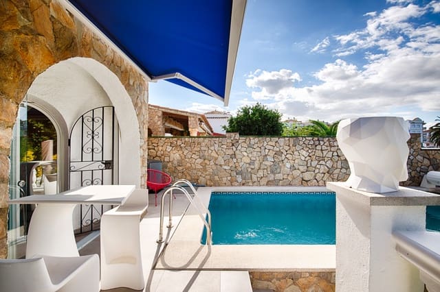 3 makuuhuone Omakotitalo myytävänä paikassa Empuriabrava, Castelló d'Empúries mukana uima-altaan 
autotalli - 799 000 € (Ref: 10163780)