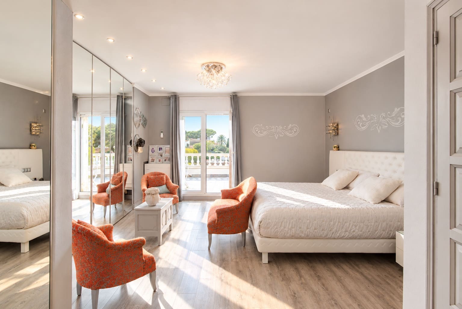 4 soveværelse Byhus til salg i Empuriabrava med swimmingpool garage - € 1.199.000 (Ref: 10169111)