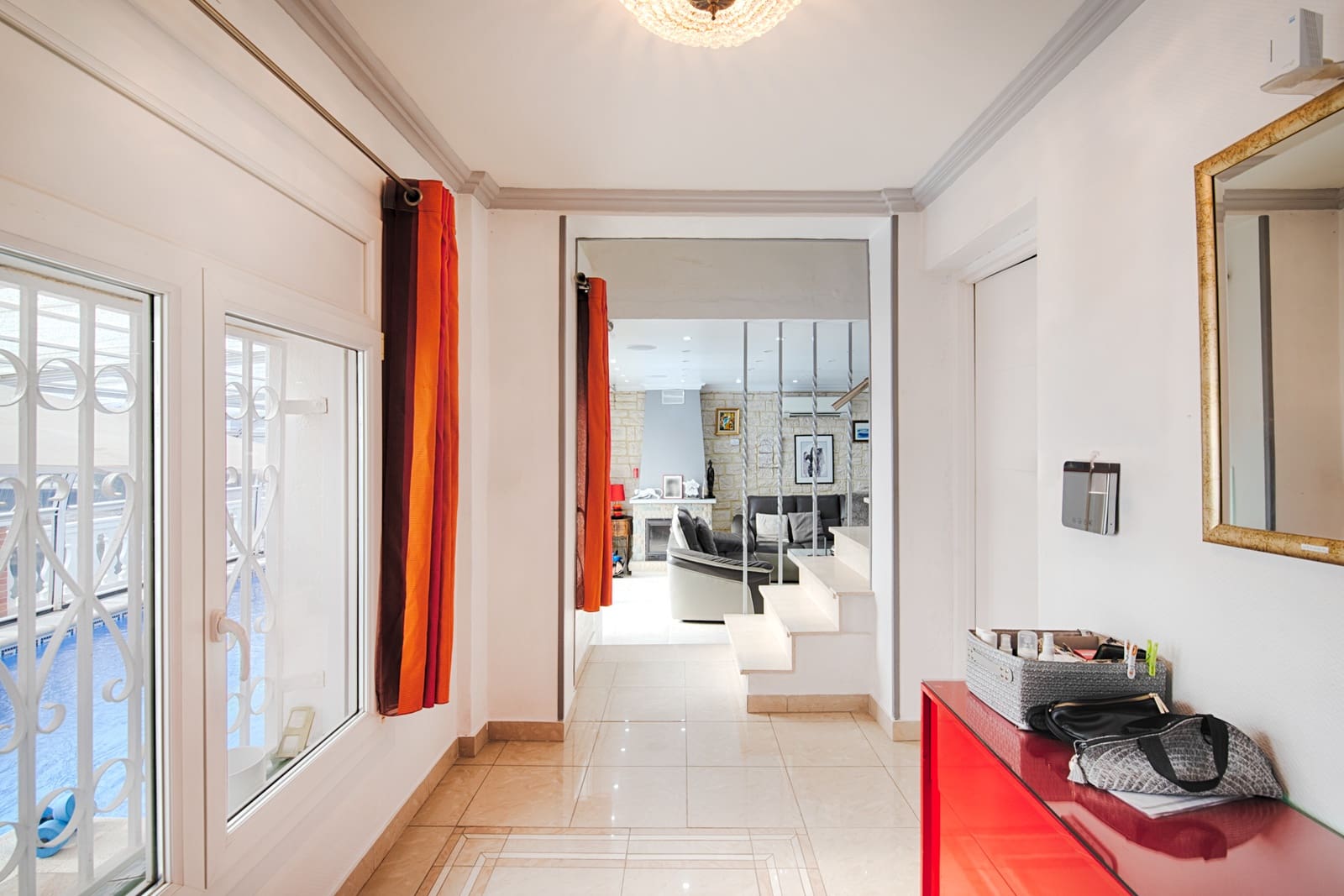 4 soveværelse Byhus til salg i Empuriabrava med swimmingpool garage - € 1.199.000 (Ref: 10169111)