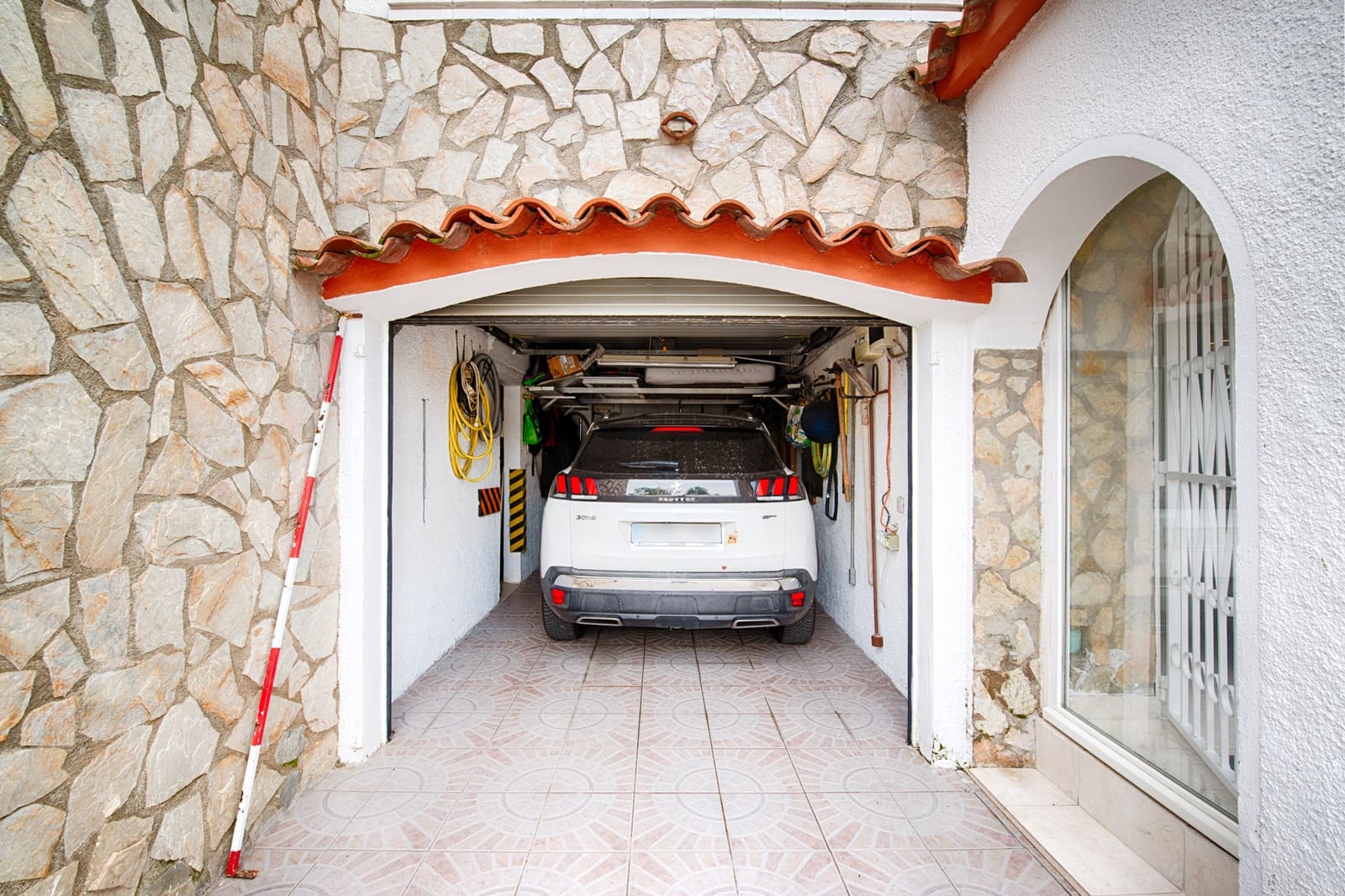 4 soveværelse Byhus til salg i Empuriabrava med swimmingpool garage - € 1.199.000 (Ref: 10169111)
