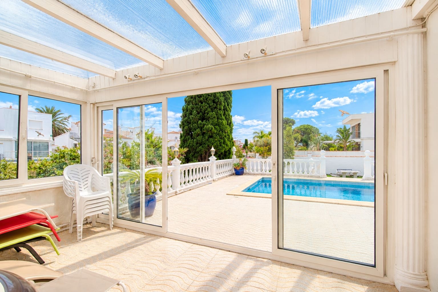 5 soveværelse Byhus til salg i Empuriabrava med swimmingpool garage - € 1.200.000 (Ref: 10172804)