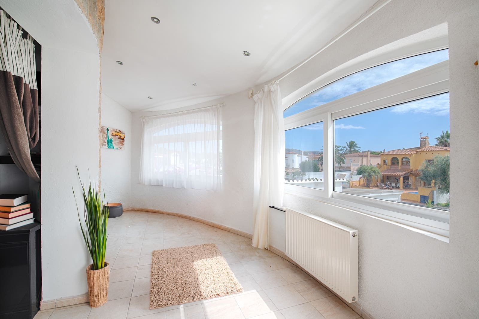 5 soveværelse Byhus til salg i Empuriabrava med swimmingpool garage - € 1.200.000 (Ref: 10172804)