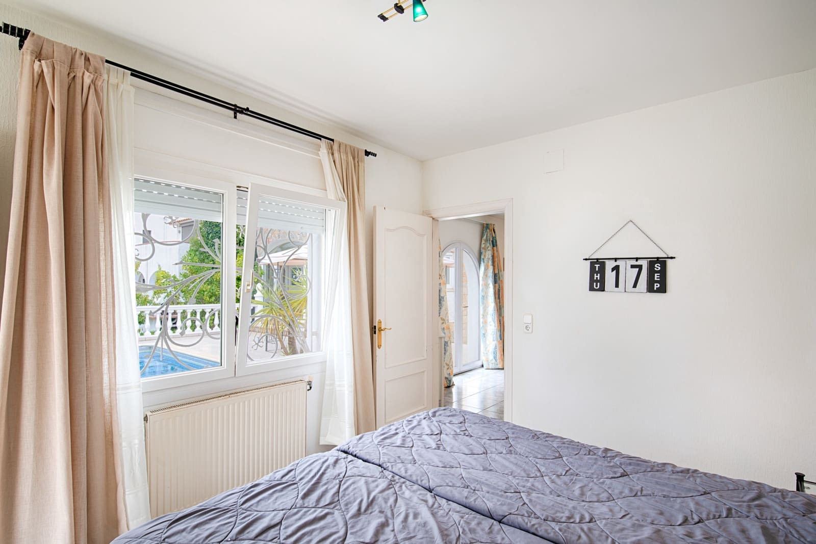 5 soveværelse Byhus til salg i Empuriabrava med swimmingpool garage - € 1.200.000 (Ref: 10172804)