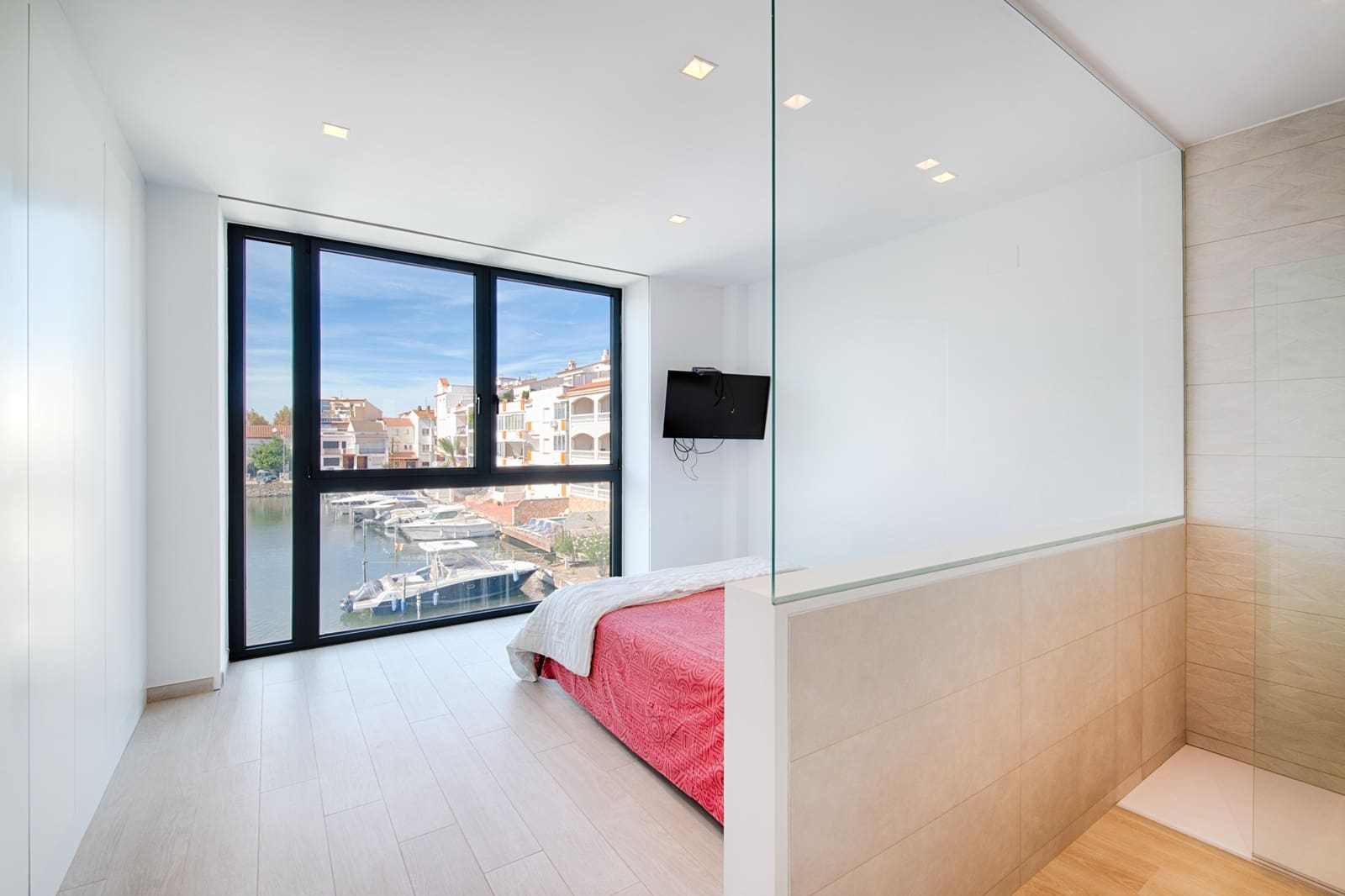 4 chambre Maison de Ville à vendre à Empuriabrava avec piscine garage - 799 000 € (Ref: 10183724)