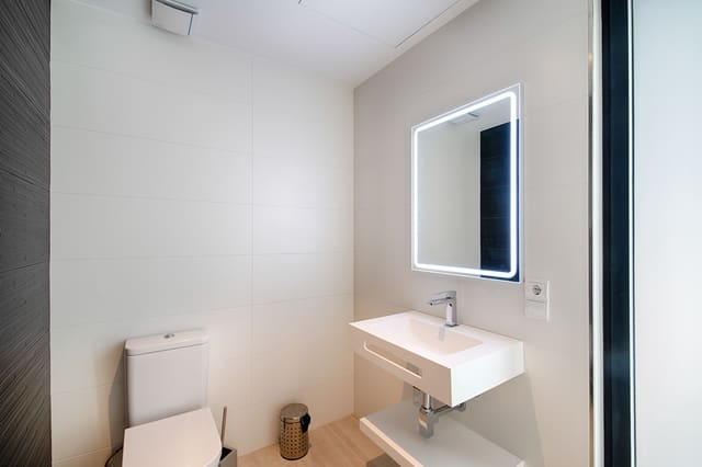 4 chambre Maison de Ville à vendre à Empuriabrava, Castelló d'Empúries avec piscine garage - 799 000 € (Ref: 10183724)
