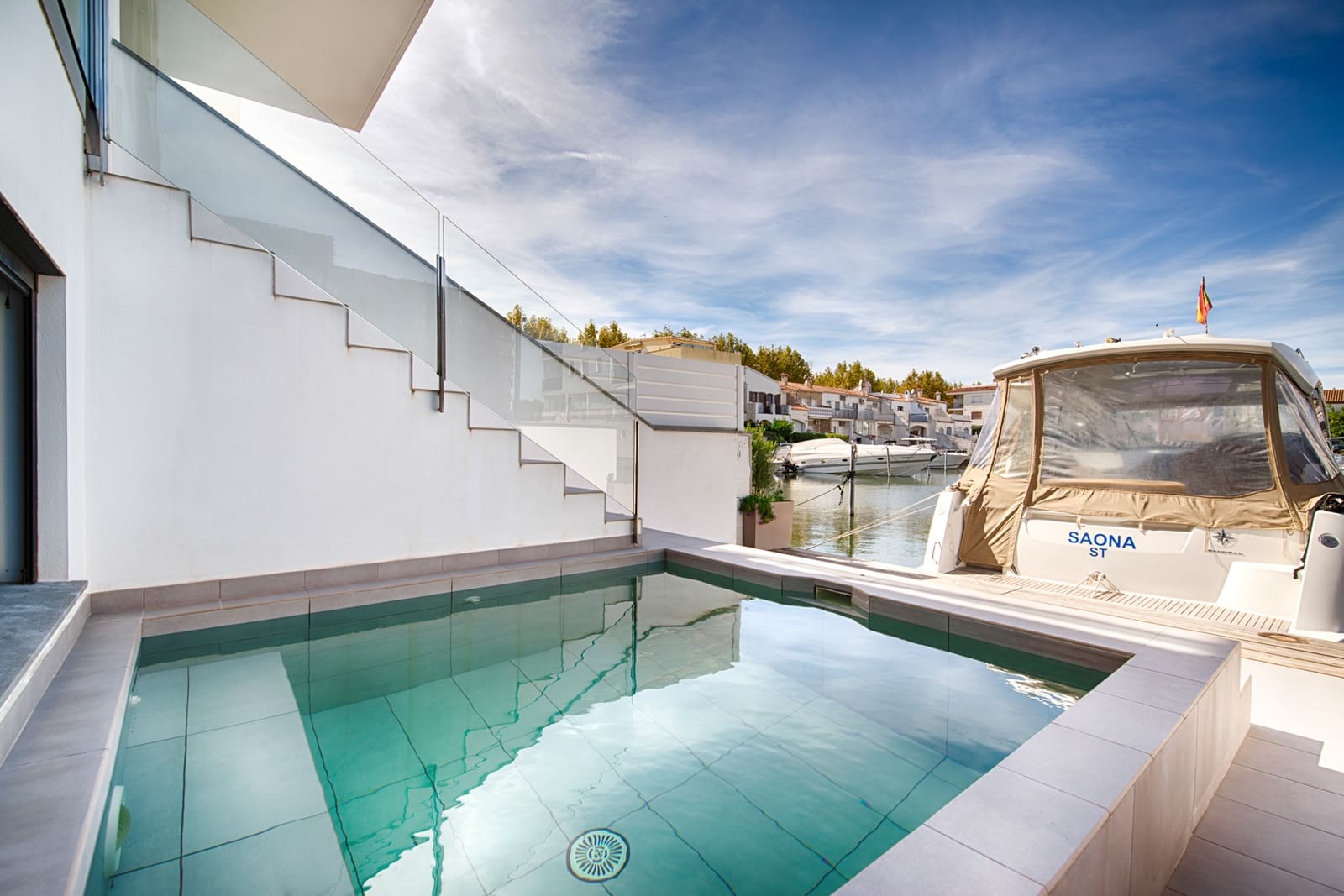 4 chambre Maison de Ville à vendre à Empuriabrava avec piscine garage - 799 000 € (Ref: 10183724)