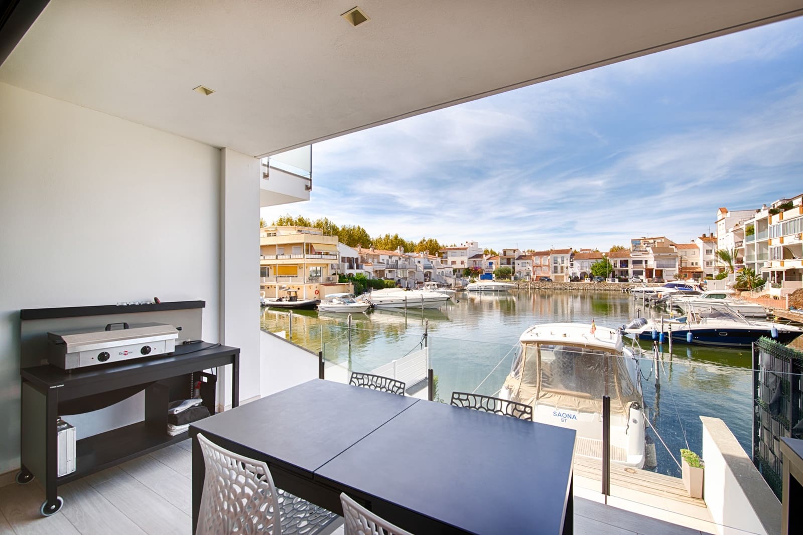 4 chambre Maison de Ville à vendre à Empuriabrava avec piscine garage - 799 000 € (Ref: 10183724)