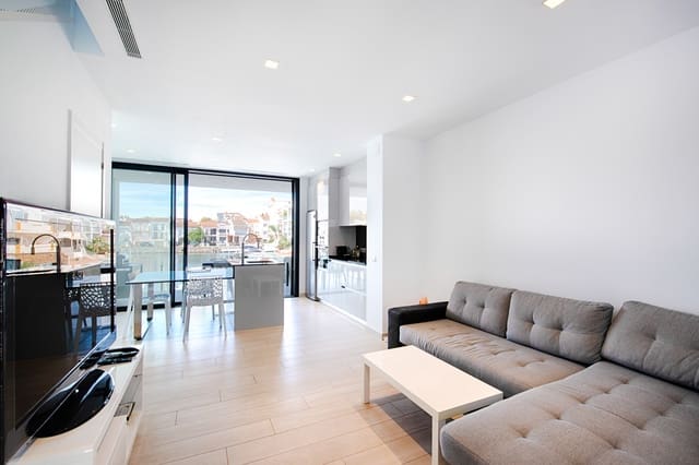 4 chambre Maison de Ville à vendre à Empuriabrava, Castelló d'Empúries avec piscine garage - 799 000 € (Ref: 10183724)