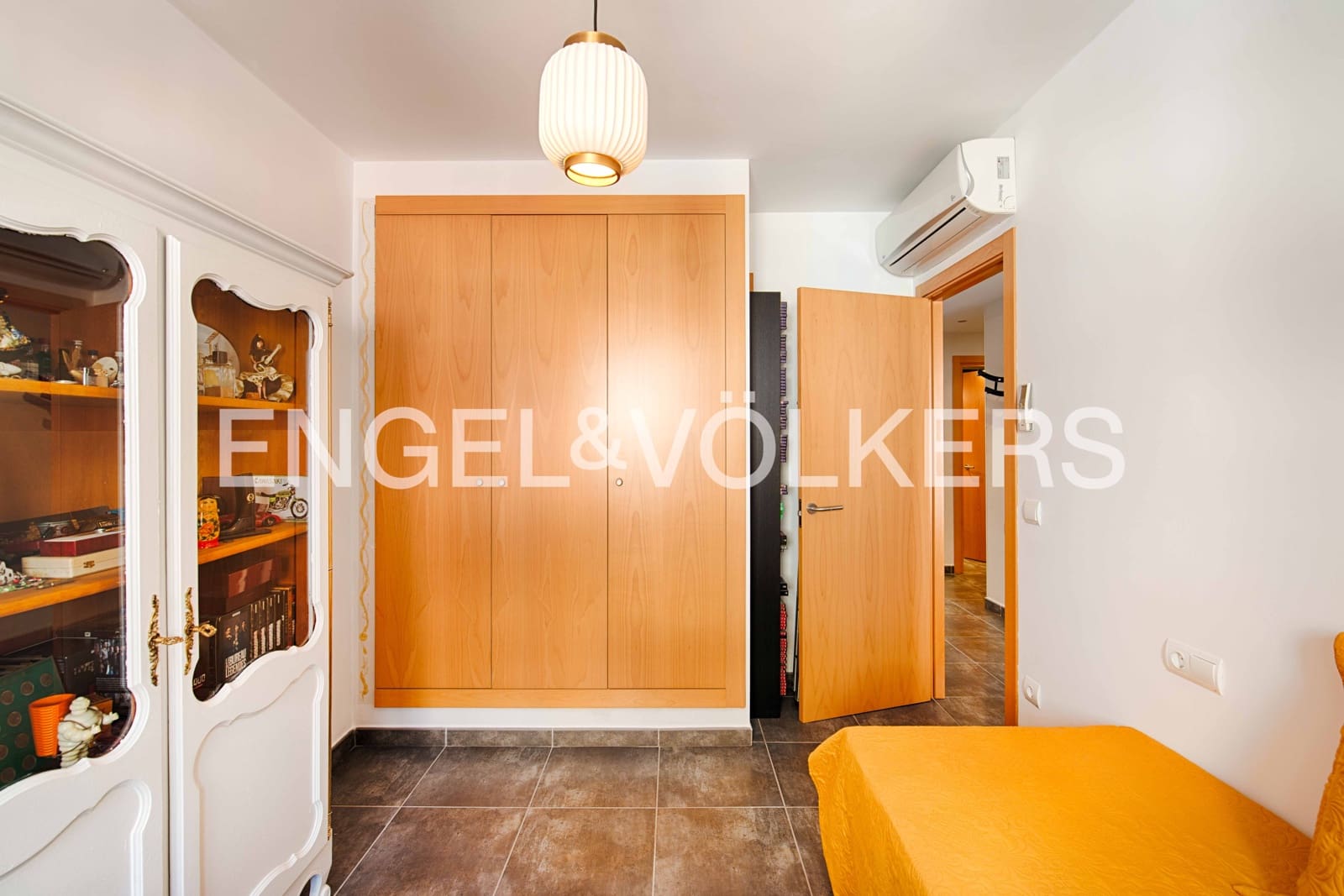 2 soveværelse Lejlighed til salg i Empuriabrava med garage - € 269.000 (Ref: 9005579)