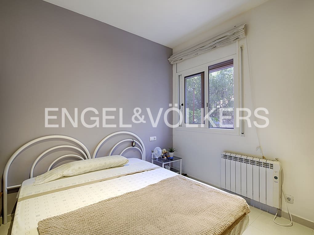 3 makuuhuone Huvila myytävänä paikassa Llanca mukana 
autotalli - 450 000 € (Ref: 9005584)