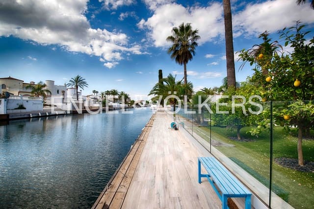 5 soveværelse Villa til salg i Empuriabrava, Castelló d'Empúries med swimmingpool garage - € 3.250.000 (Ref: 9005585)