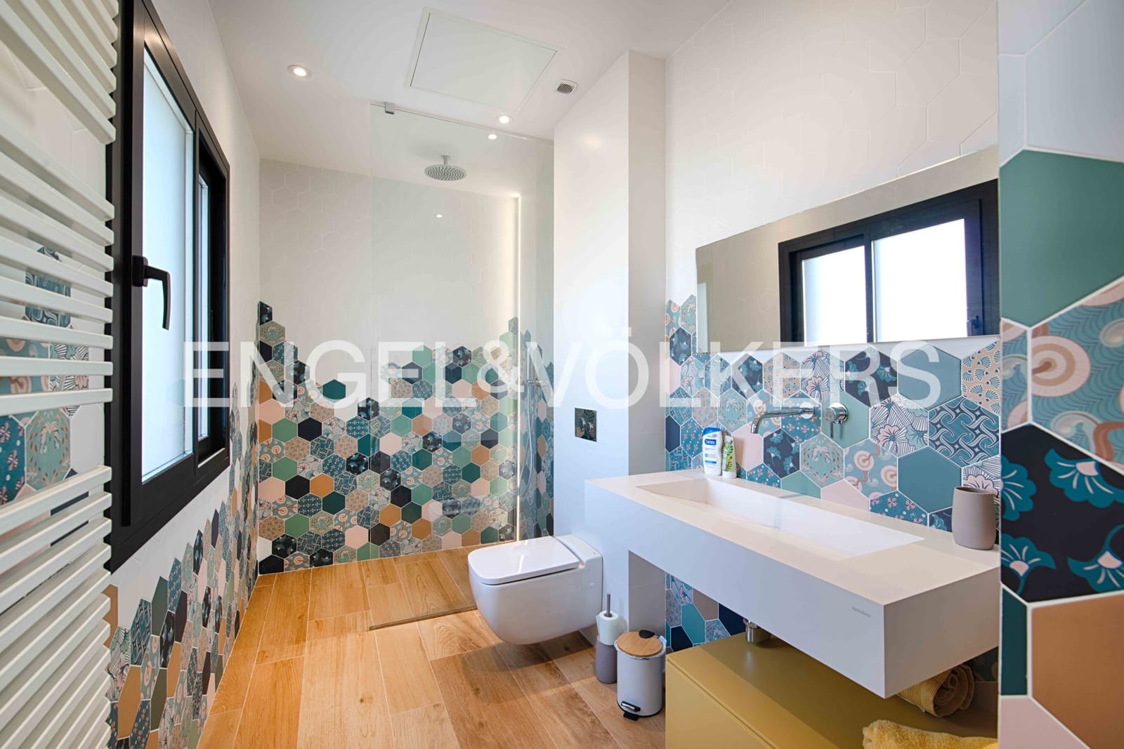 5 sovrum Villa till salu i Empuriabrava med pool garage - 3 250 000 € (Ref: 9005585)