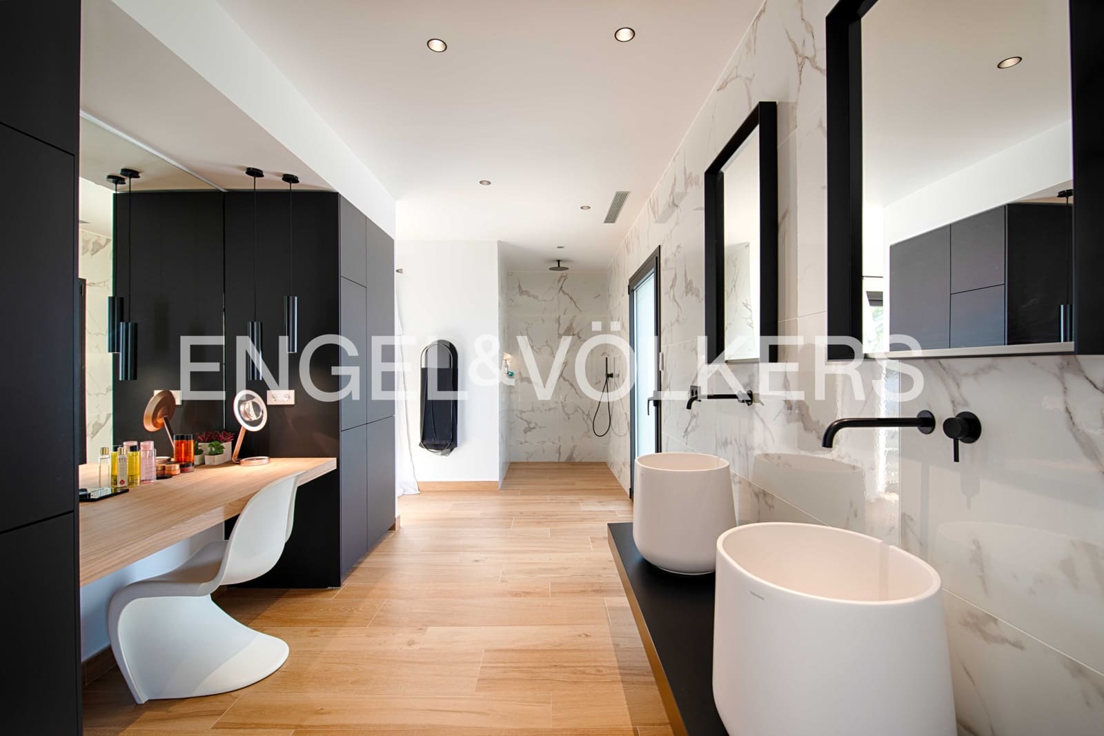 5 sovrum Villa till salu i Empuriabrava med pool garage - 3 250 000 € (Ref: 9005585)