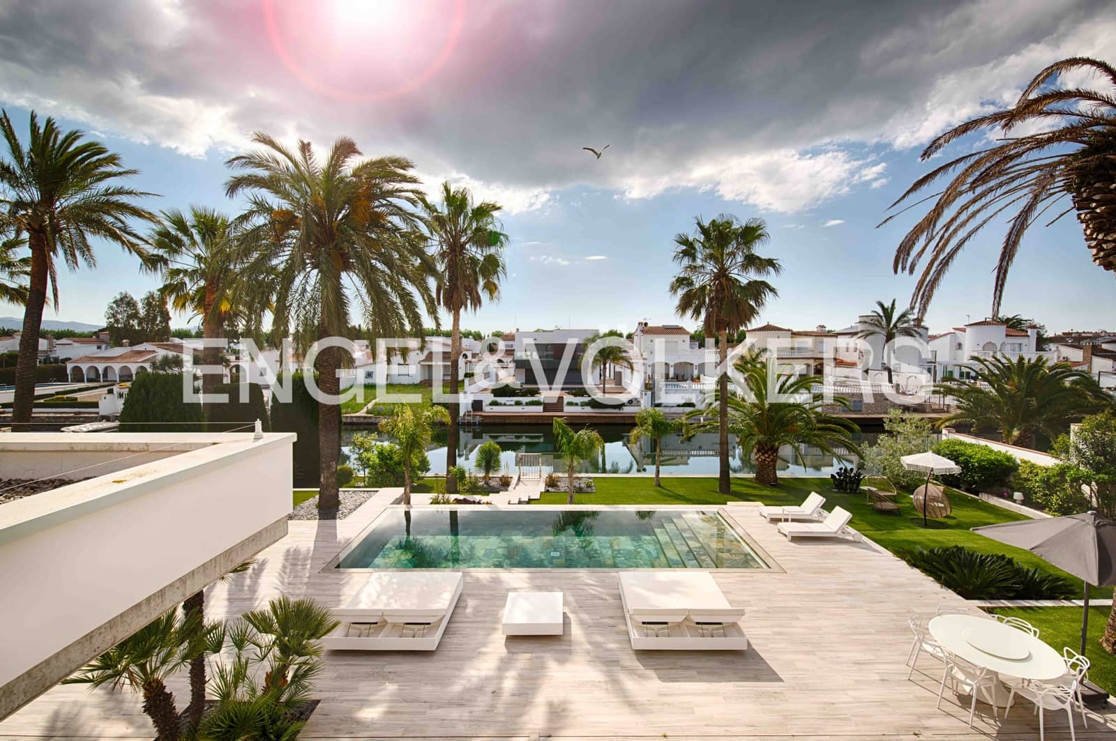 5 sovrum Villa till salu i Empuriabrava med pool garage - 3 250 000 € (Ref: 9005585)