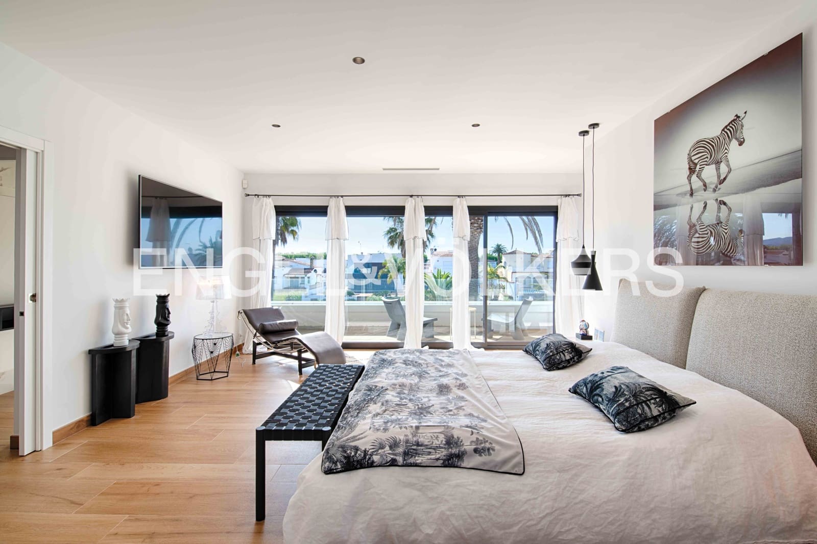 5 sovrum Villa till salu i Empuriabrava med pool garage - 3 250 000 € (Ref: 9005585)