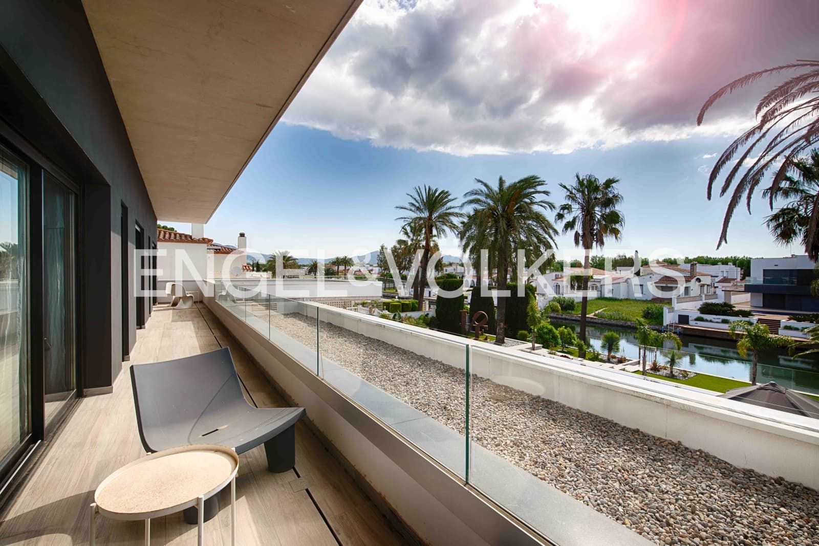 5 sovrum Villa till salu i Empuriabrava med pool garage - 3 250 000 € (Ref: 9005585)