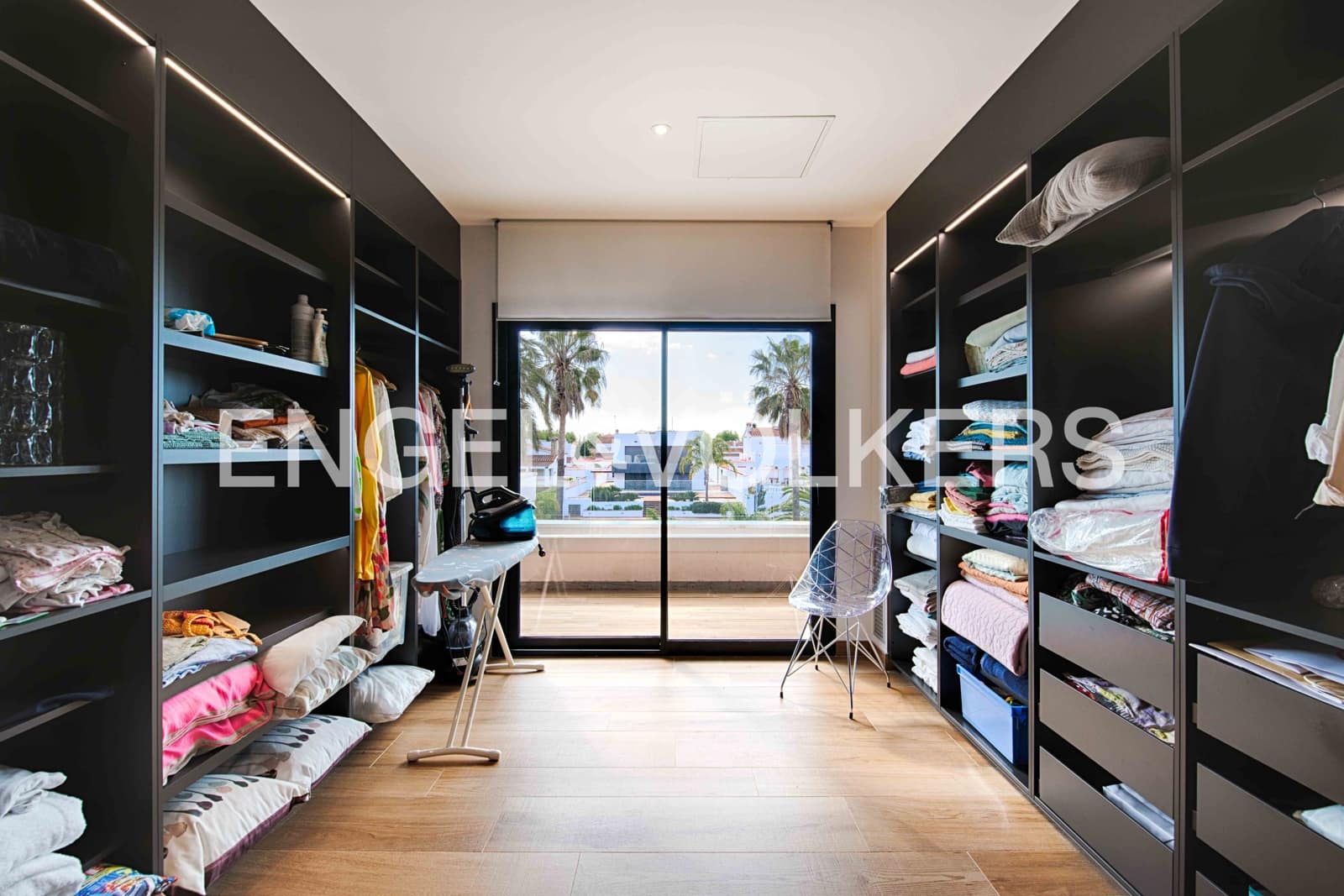 5 sovrum Villa till salu i Empuriabrava med pool garage - 3 250 000 € (Ref: 9005585)