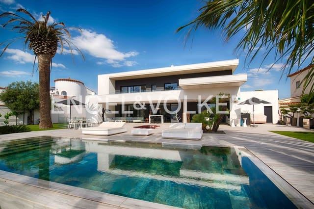 5 soveværelse Villa til salg i Empuriabrava, Castelló d'Empúries med swimmingpool garage - € 3.250.000 (Ref: 9005585)