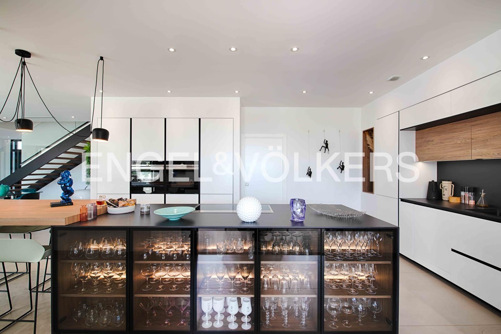 5 sovrum Villa till salu i Empuriabrava med pool garage - 3 250 000 € (Ref: 9005585)