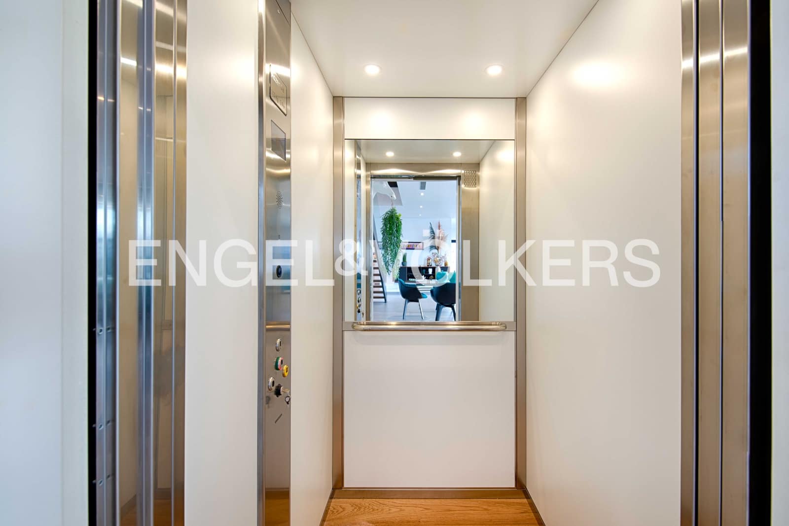 5 sovrum Villa till salu i Empuriabrava med pool garage - 3 250 000 € (Ref: 9005585)