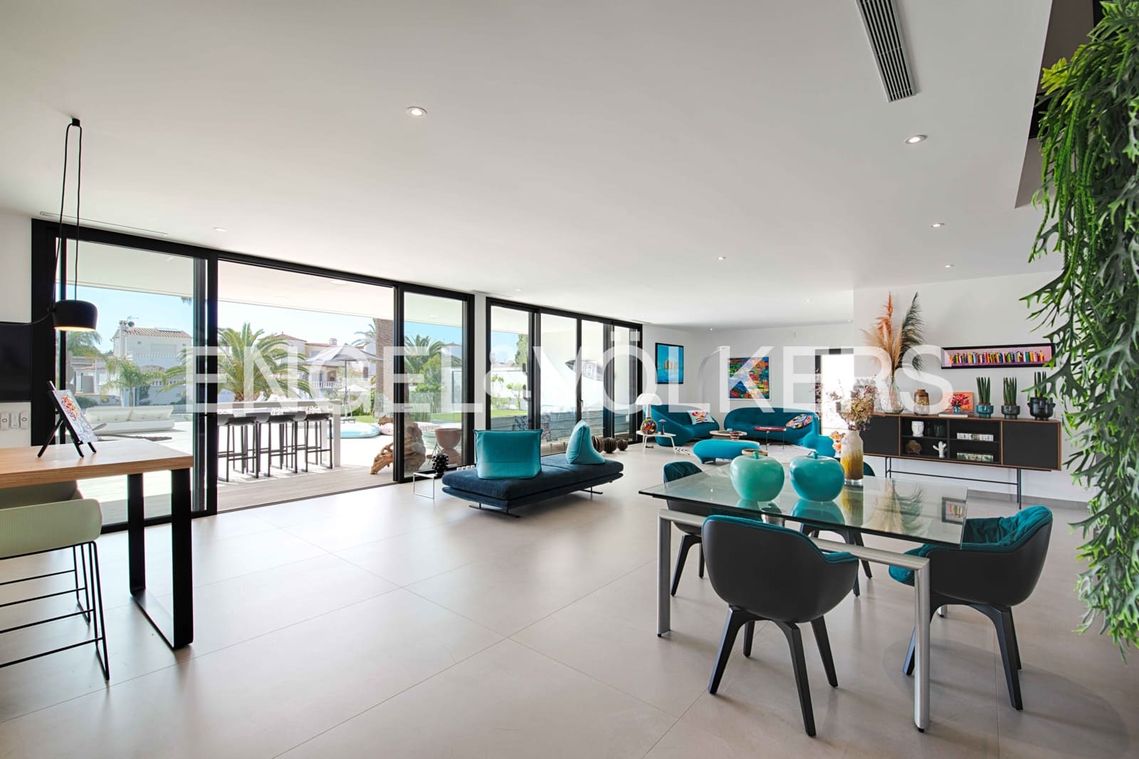 5 sovrum Villa till salu i Empuriabrava med pool garage - 3 250 000 € (Ref: 9005585)