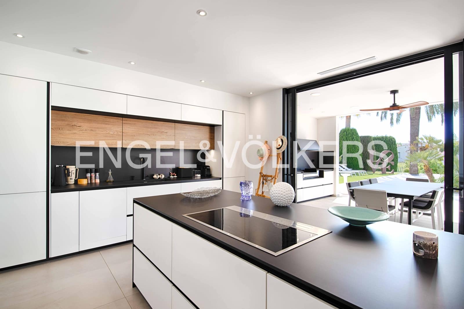 5 sovrum Villa till salu i Empuriabrava med pool garage - 3 250 000 € (Ref: 9005585)