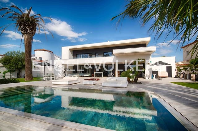 5 sypialnia Willa na sprzedaż w Empuriabrava, Castelló d'Empúries z basenem garażem - 3 250 000 € (Ref: 9005585)