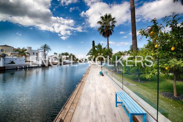 5 sypialnia Willa na sprzedaż w Empuriabrava, Castelló d'Empúries z basenem garażem - 3 250 000 € (Ref: 9005585)