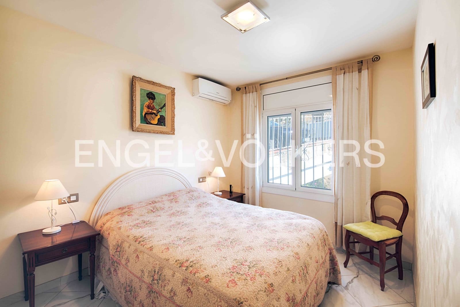 2 bedroom Apartment for sale in Roses - € 320,000 (Ref: 9005586)