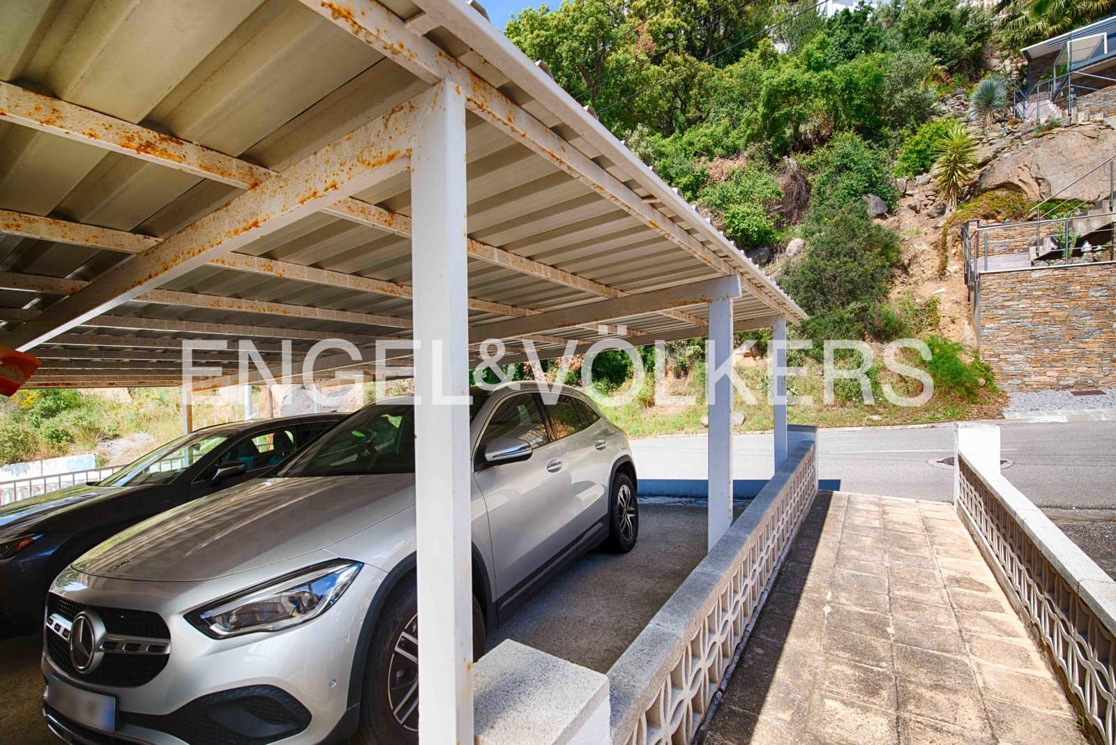 2 bedroom Apartment for sale in Roses - € 320,000 (Ref: 9005586)