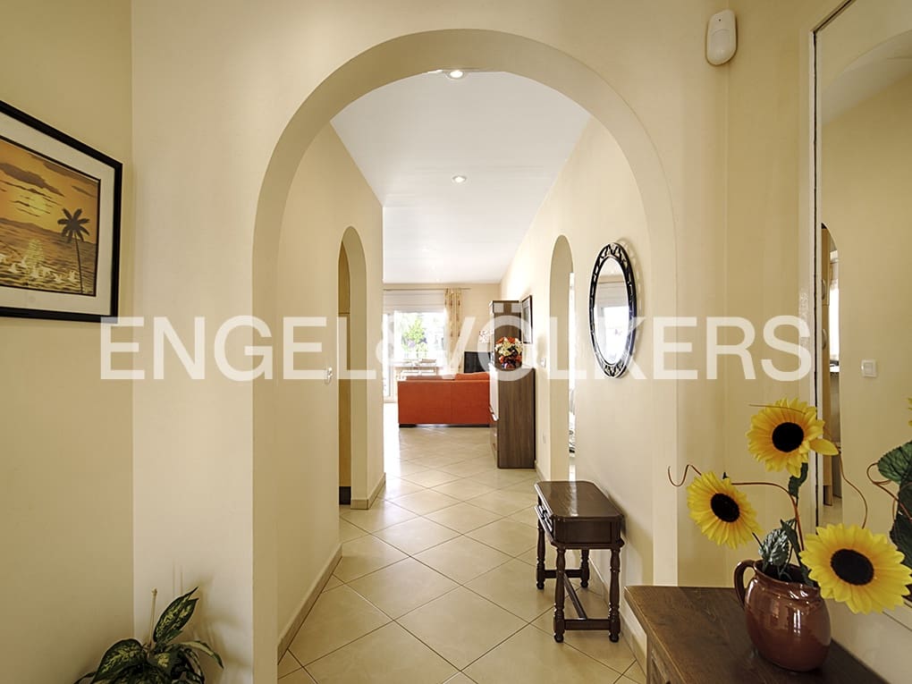 3 slaapkamer Villa te koop in Empuriabrava met zwembad garage - € 799.000 (Ref: 9005588)