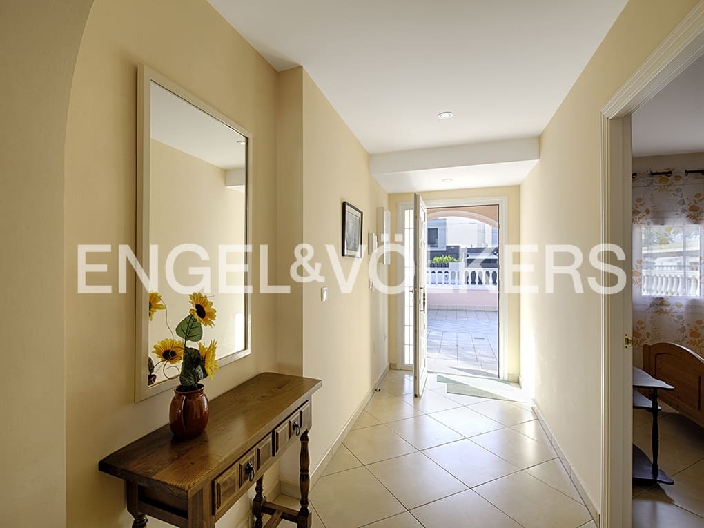 3 slaapkamer Villa te koop in Empuriabrava met zwembad garage - € 799.000 (Ref: 9005588)