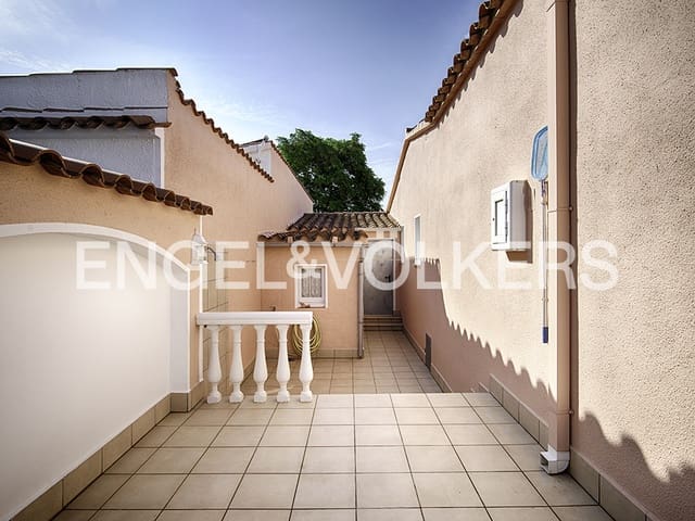 3 slaapkamer Villa te koop in Empuriabrava, Castelló d'Empúries met zwembad garage - € 799.000 (Ref: 9005588)