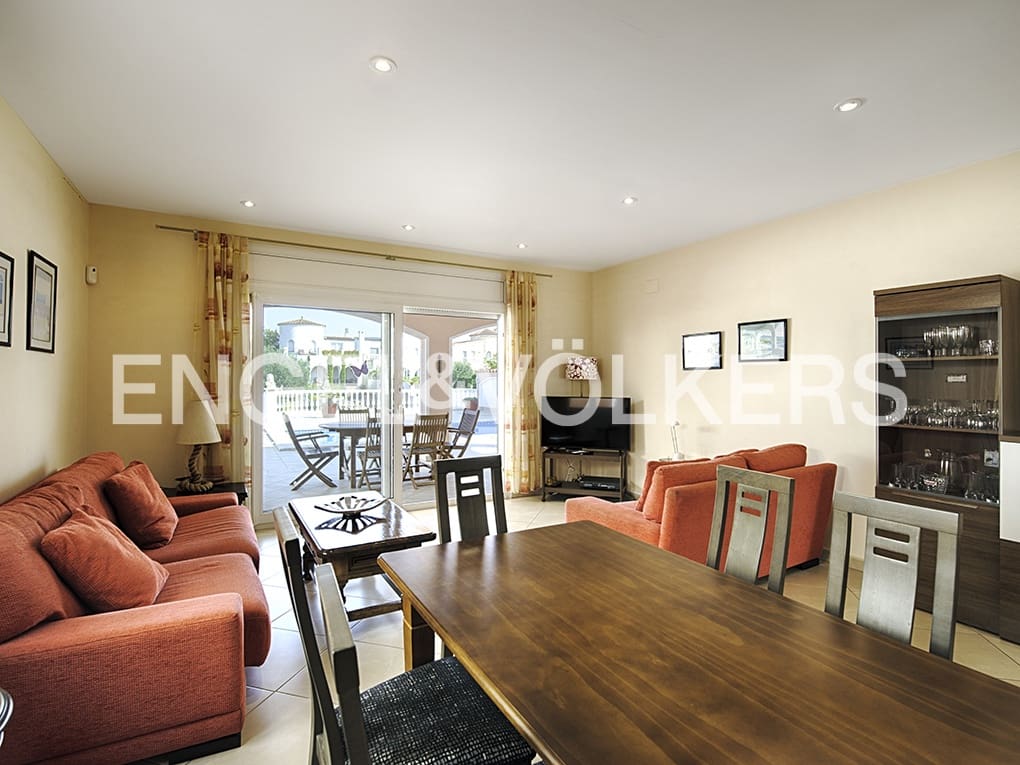 3 slaapkamer Villa te koop in Empuriabrava met zwembad garage - € 799.000 (Ref: 9005588)