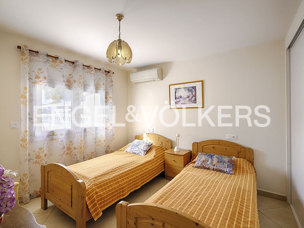 3 slaapkamer Villa te koop in Empuriabrava met zwembad garage - € 799.000 (Ref: 9005588)