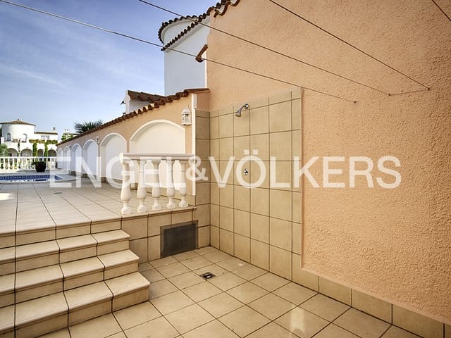 3 slaapkamer Villa te koop in Empuriabrava, Castelló d'Empúries met zwembad garage - € 799.000 (Ref: 9005588)