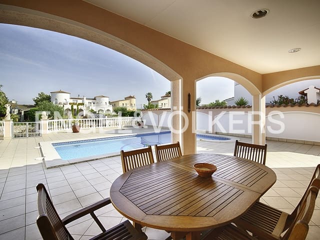 3 slaapkamer Villa te koop in Empuriabrava, Castelló d'Empúries met zwembad garage - € 799.000 (Ref: 9005588)