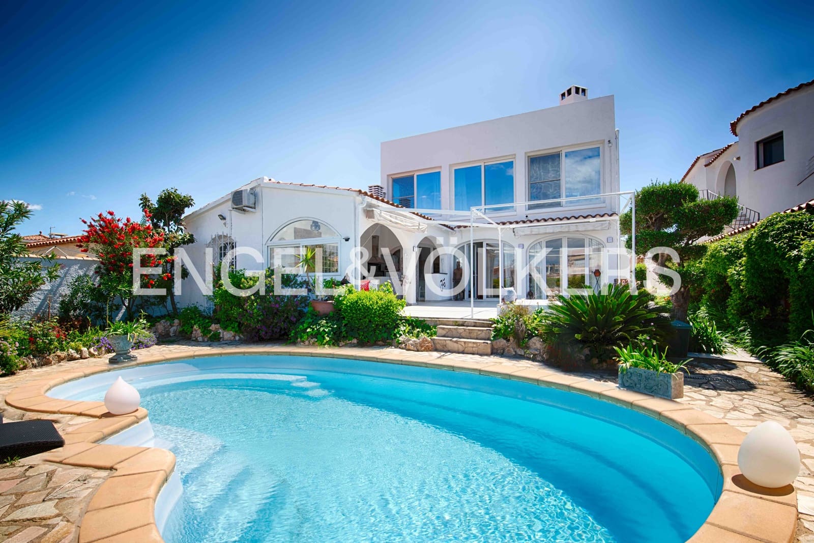 Chalet de 6 habitaciones en Empuriabrava en venta con garaje - 1.100.000 € (Ref: 9005590)