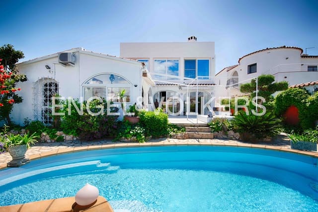 Chalet de 6 habitaciones en Empuriabrava, Castelló d'Empúries en venta con garaje - 1.100.000 € (Ref: 9005590)