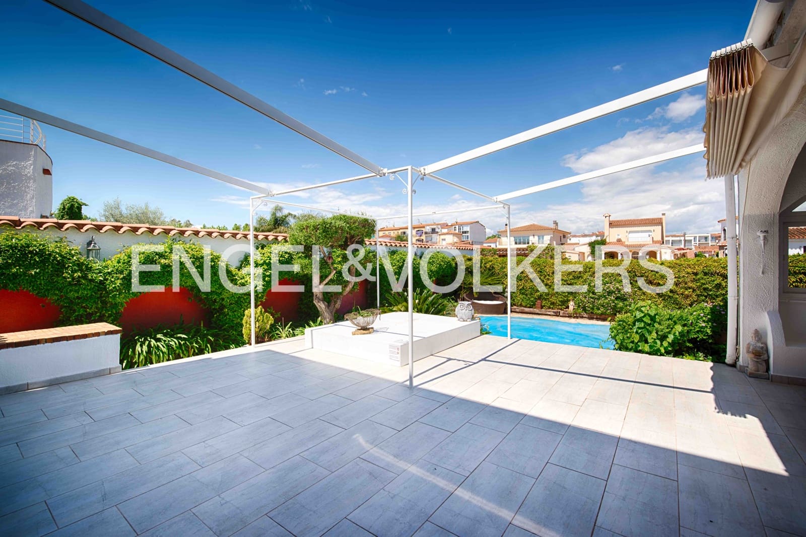 Chalet de 6 habitaciones en Empuriabrava en venta con garaje - 1.100.000 € (Ref: 9005590)