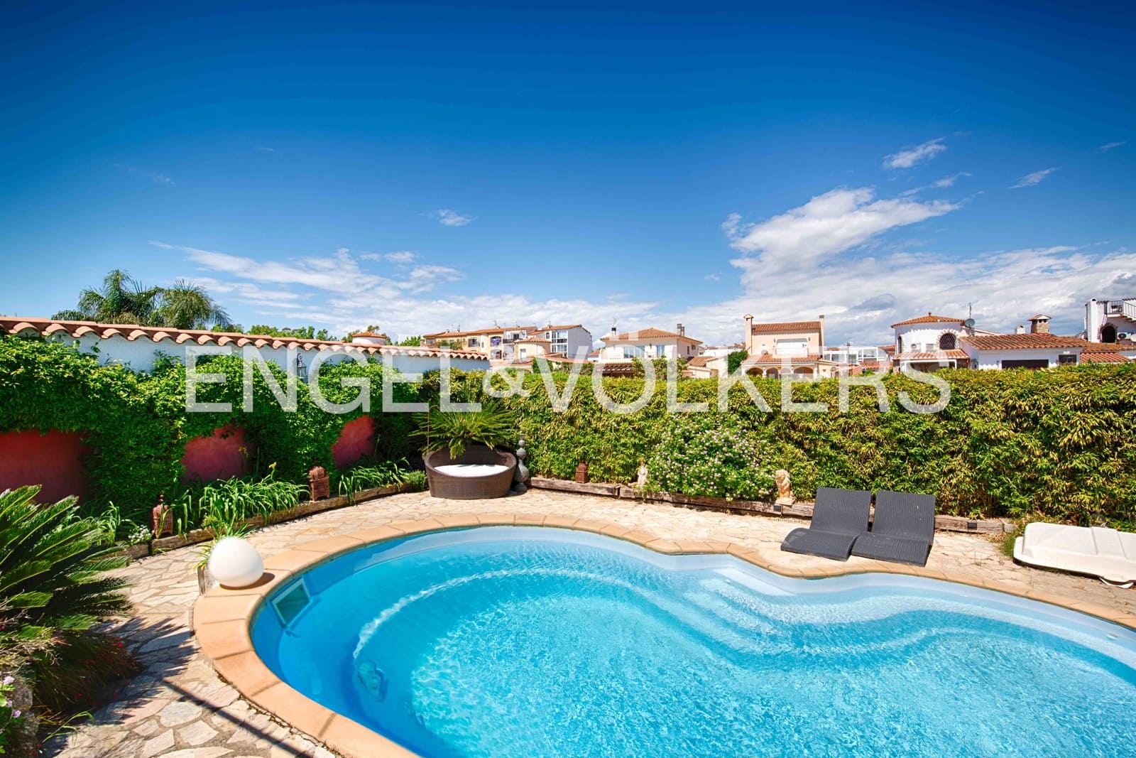 Chalet de 6 habitaciones en Empuriabrava en venta con garaje - 1.100.000 € (Ref: 9005590)