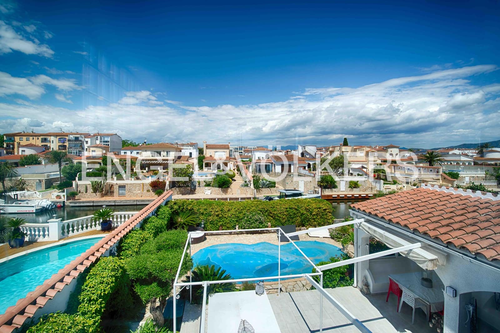 Chalet de 6 habitaciones en Empuriabrava en venta con garaje - 1.100.000 € (Ref: 9005590)