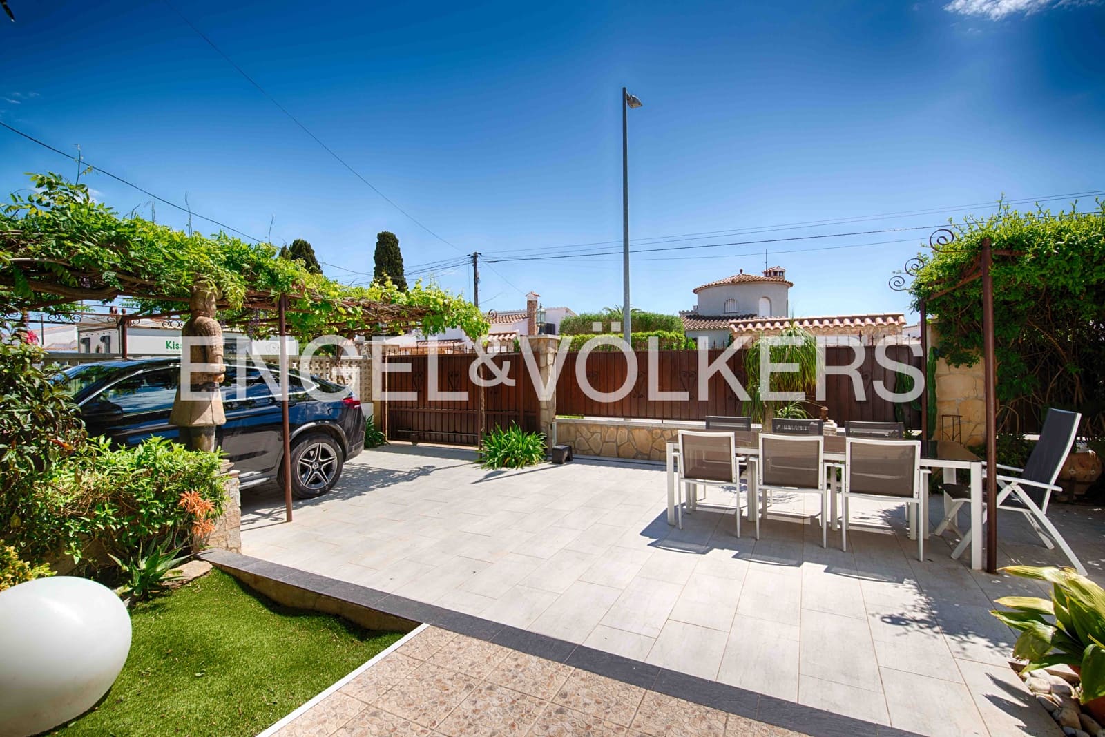 Chalet de 6 habitaciones en Empuriabrava en venta con garaje - 1.100.000 € (Ref: 9005590)