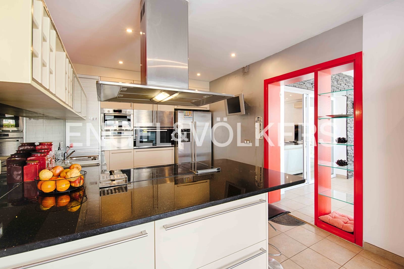 Chalet de 6 habitaciones en Empuriabrava en venta con garaje - 1.100.000 € (Ref: 9005590)